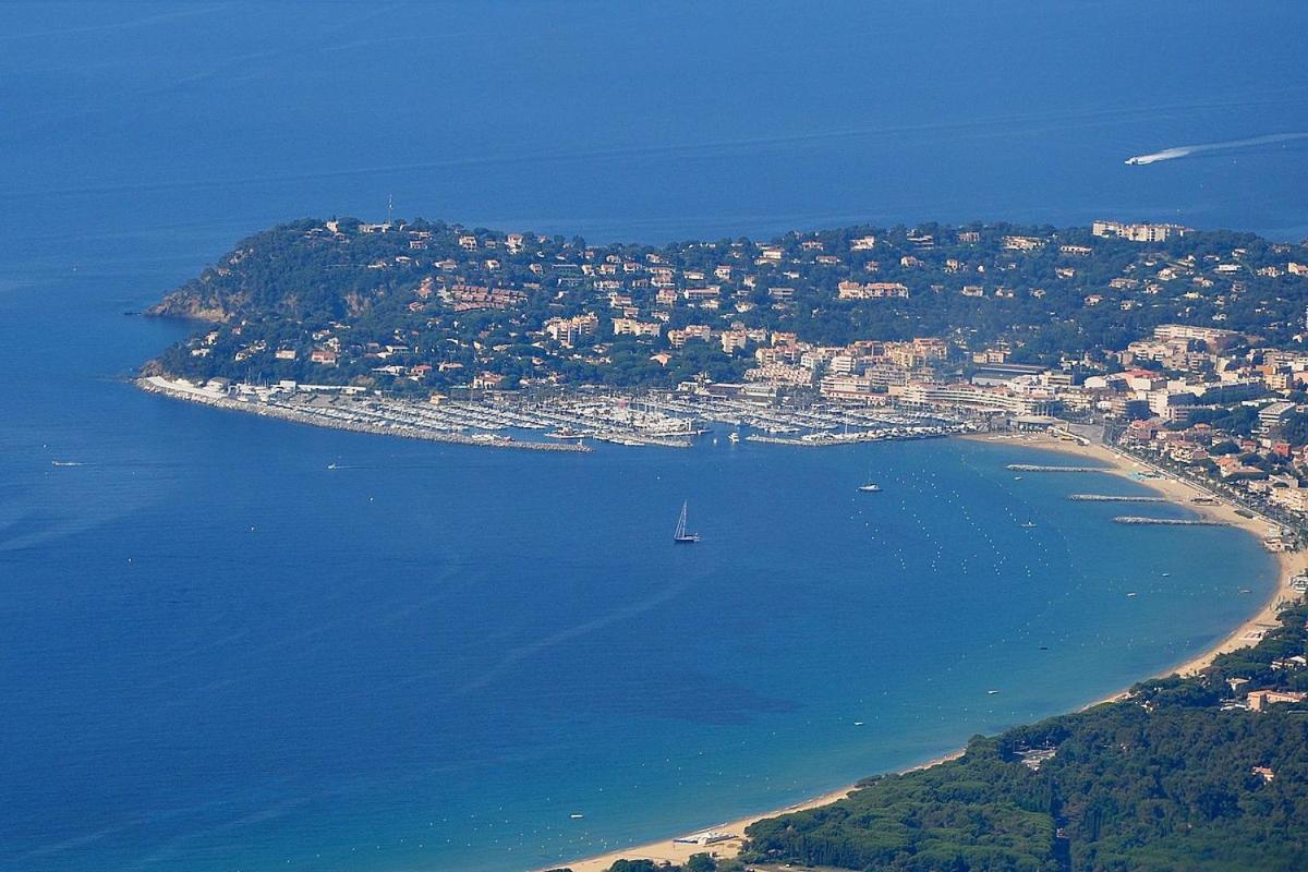 Centre Ville ,5Min De La Plage 6 Personnes キャバレール・シュル・メール エクステリア 写真